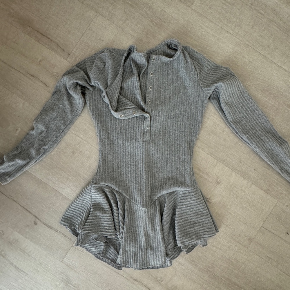 Gray Ribbed Long Sleeve Top